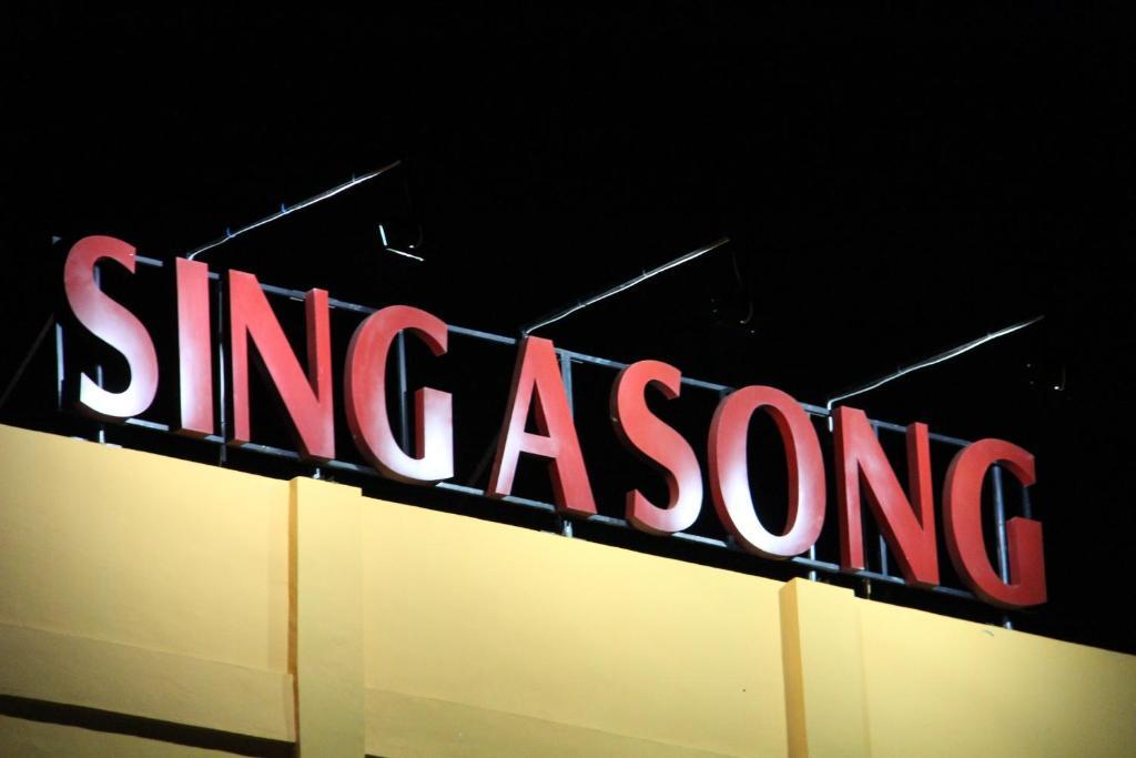 Hotel Sing A Song Pematang Siantar Exterior foto
